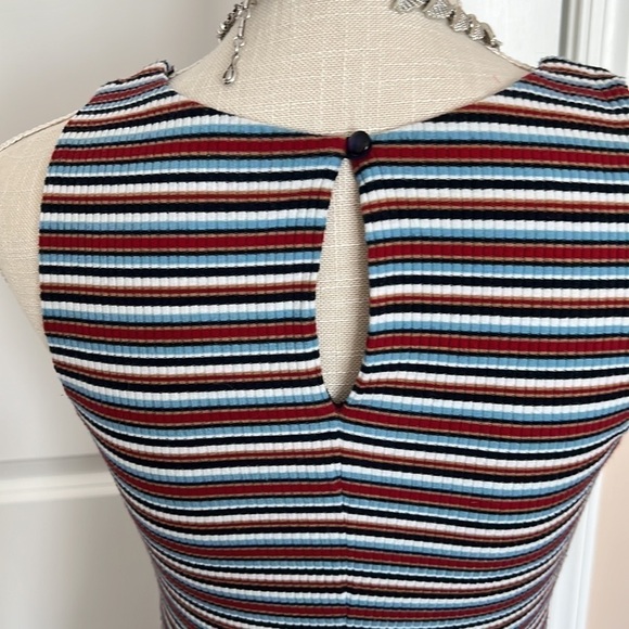 Summer striped no shoulders dress with a supported bust top under the bottom‍ - Picture 5 of 9